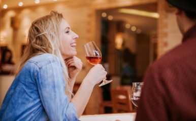 生理中に飲むと事件が起こる!?別れの原因にも！恋する女子のお酒の失敗談