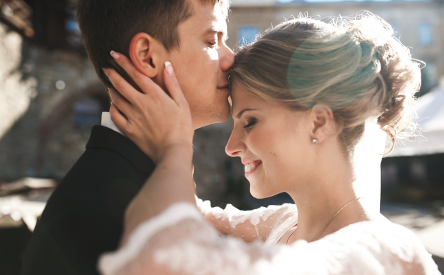 結婚は何歳でするといい？20～40代既婚者が語る、早婚・晩婚のメリット