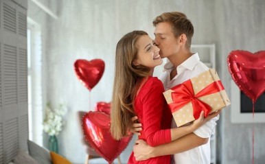 【2月の恋占い】月運命数7の人は「うれしい恋のハプニング」あり？