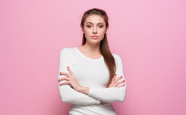 「この女、自己評価が高すぎ！」実は周りにドン引きされている女性3パターン
