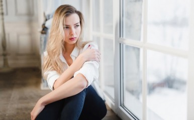 恋愛が苦手でも「結婚しやすい」女性の特徴は？警戒心が強い、照れ屋…
