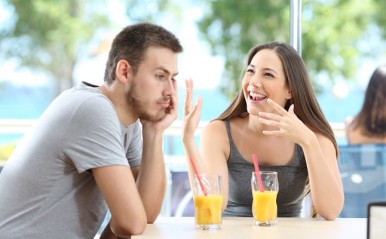男性が「結婚は無理」と思った女性の言動は？価値観を受け入れない、否定的