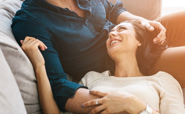 なぜ年下彼女と付き合いたいのか 年上彼氏が彼女に期待すること 恋愛 占いのココロニプロロ